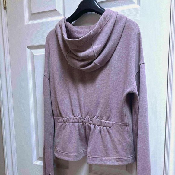 💖🌸 R-A-R-E Lululemon Cropped Peplum Hoodie Jacket Sweater in pretty Pink - Picture 3 of 11